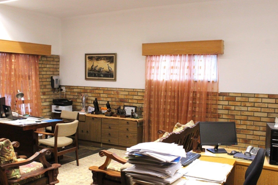 6 Bedroom Property for Sale in Van Der Hoff Park North West